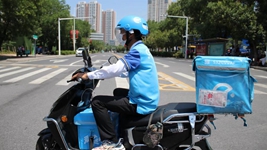 高校開學(xué)季，看外賣小哥,、保安和核酸檢測員的勵志求學(xué)路