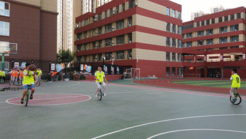 這所小學的“獨輪車+”課程,，是孩子的健康快樂源泉