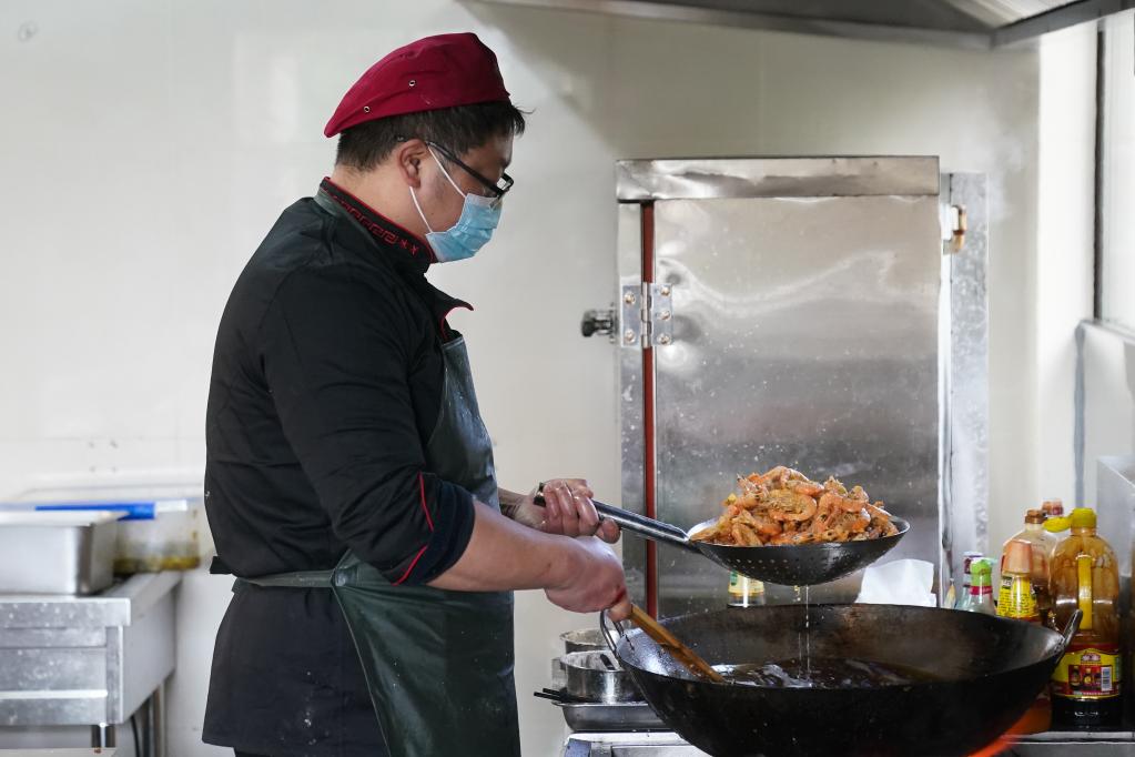 江蘇南通：社區(qū)食堂 幸福味道