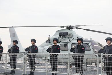 中國海軍第44批護航編隊起航赴亞丁灣